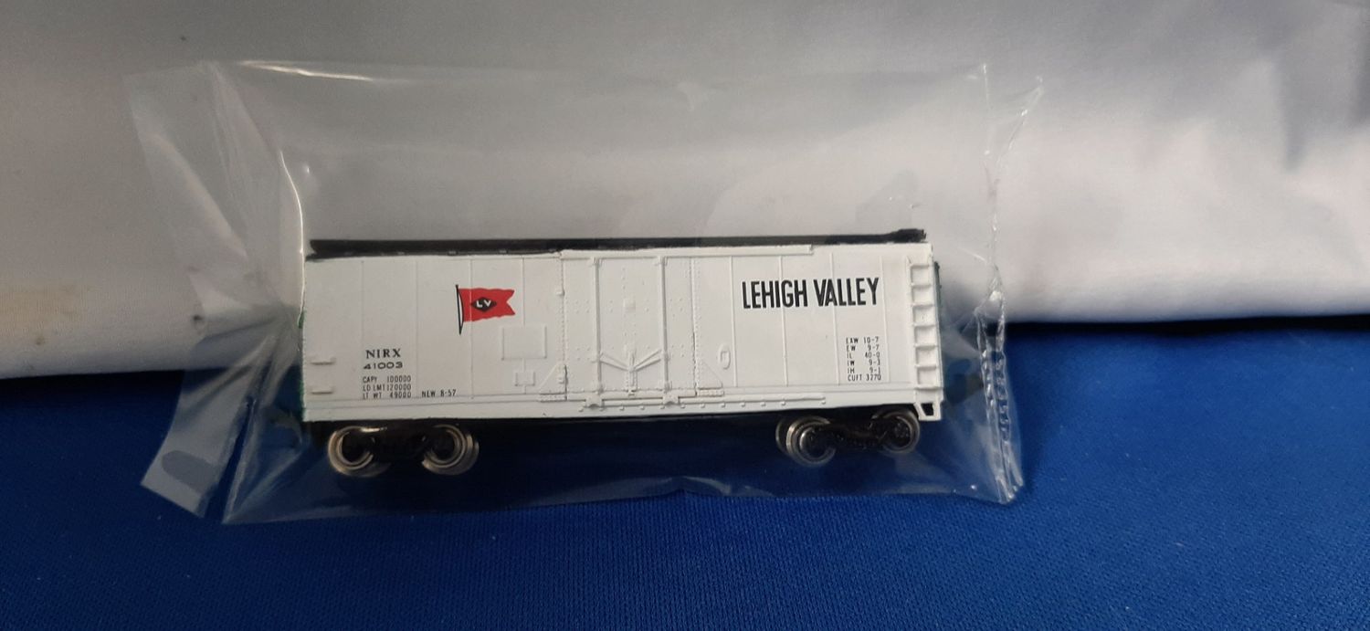 Used N Scale &quot;Lehigh Valley&quot; Box Car #41003