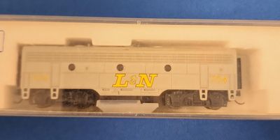Used N Kato F7B L&N Road #704 DCC