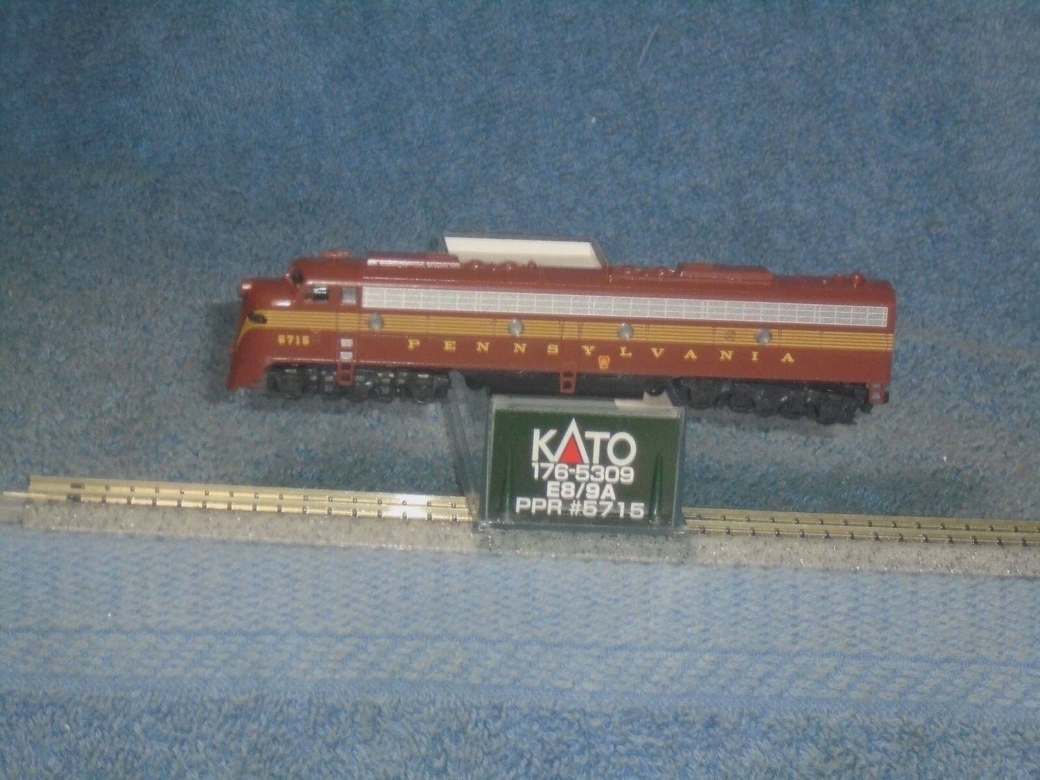 Used N Kato 176-5309 E8/9A PRR #5715 DCC/Sound