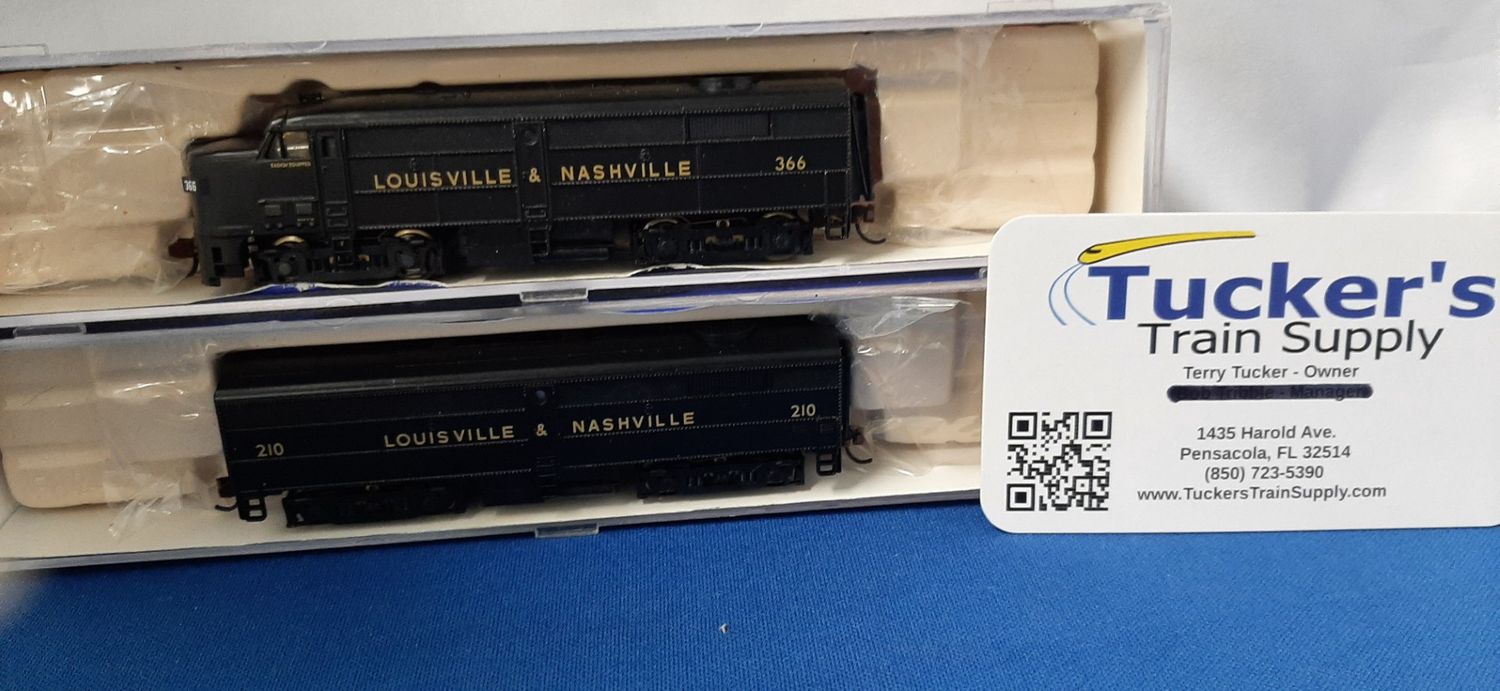 Used N Life-Like L&amp;N A and B Units Set