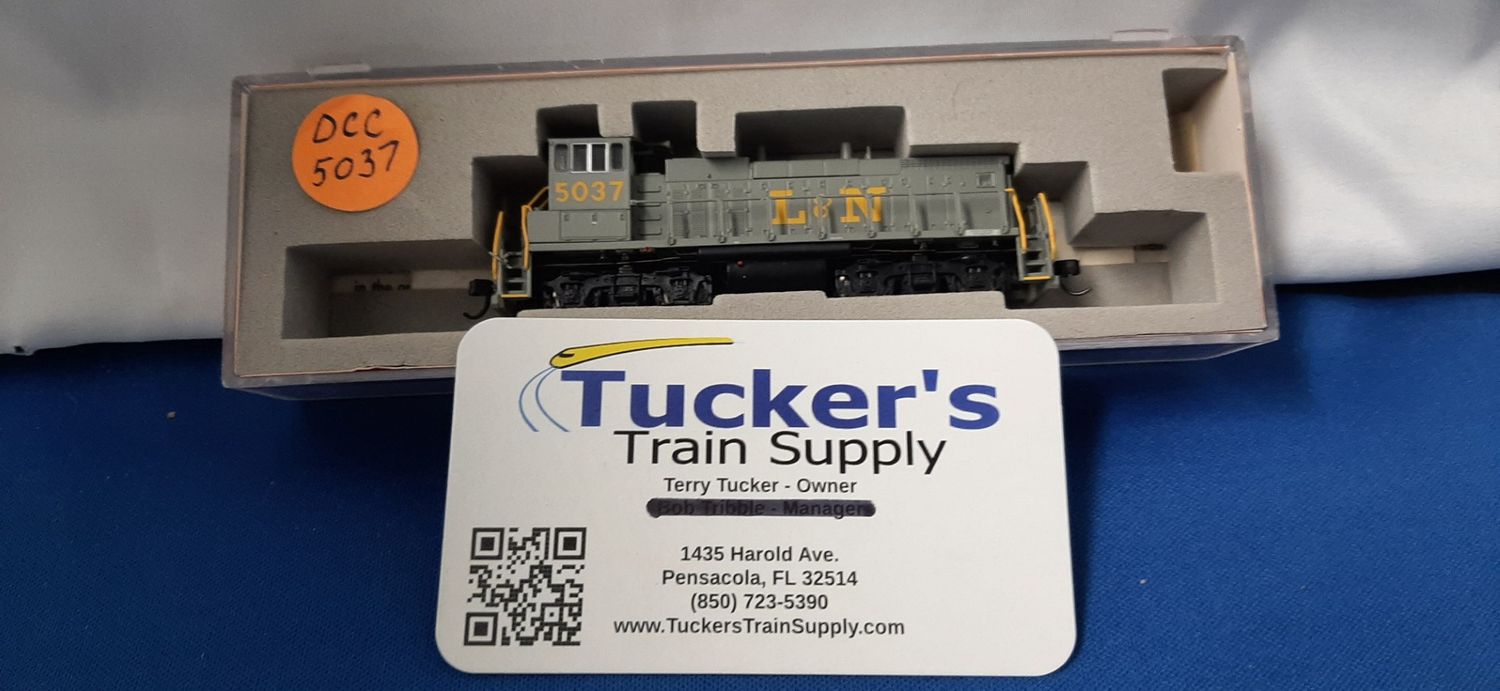 Used N Atlas Locomotive  #5037
