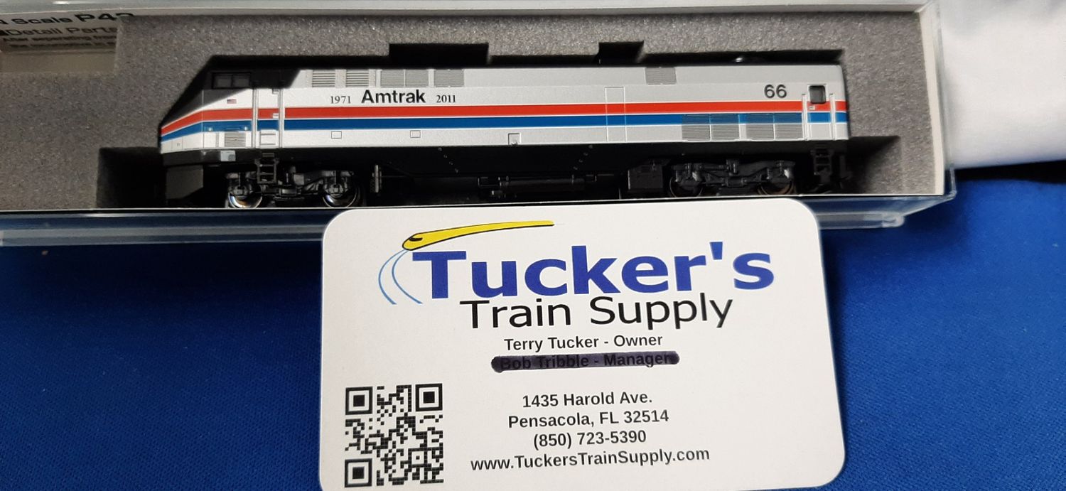 Used N Kato Amtrak P42 Locomotive #66