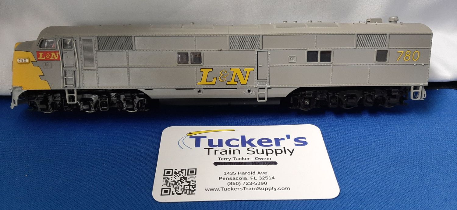 Used HO L&amp;N Locomotive #780