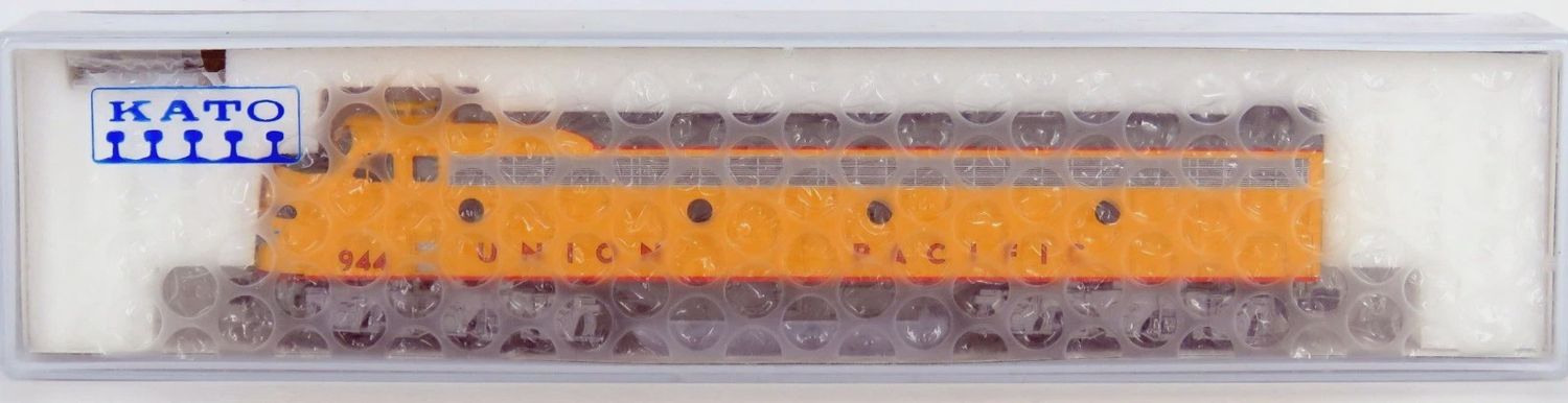 Used N Kato 176-5315 E9A UP Road #944 DCC w/Sound