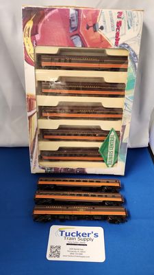Used N Con-Cor Illinois Central Streamline Smooth Side Passenger Car Set (8-Cars)