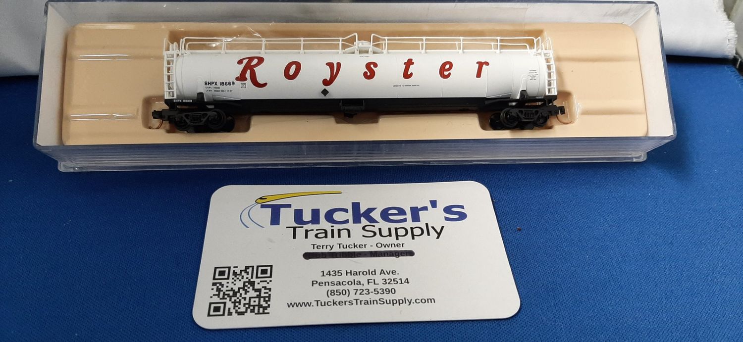 Used N Atlas 37061 33,000 Gallon Tank Car "Royster" Road #18669"