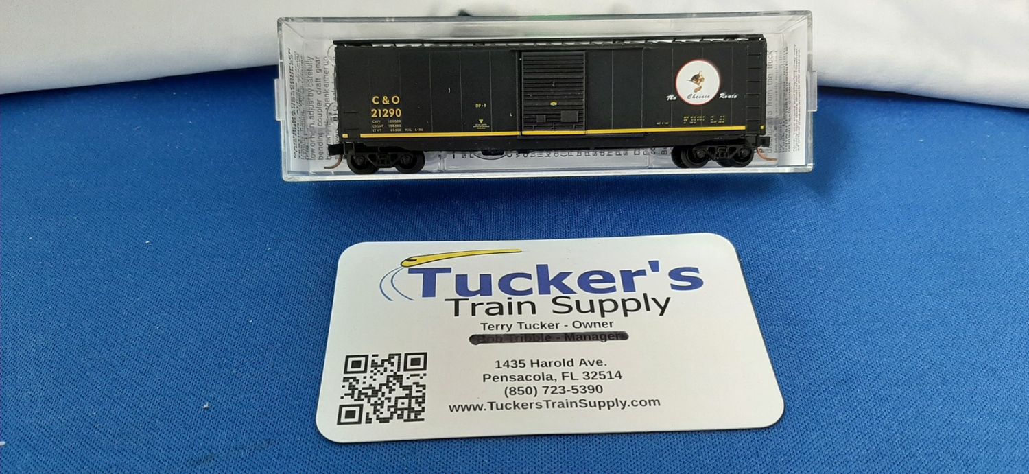 Used N Micro-Trains C&amp;O 50' Standard Boxcar, Single Door Road #21290