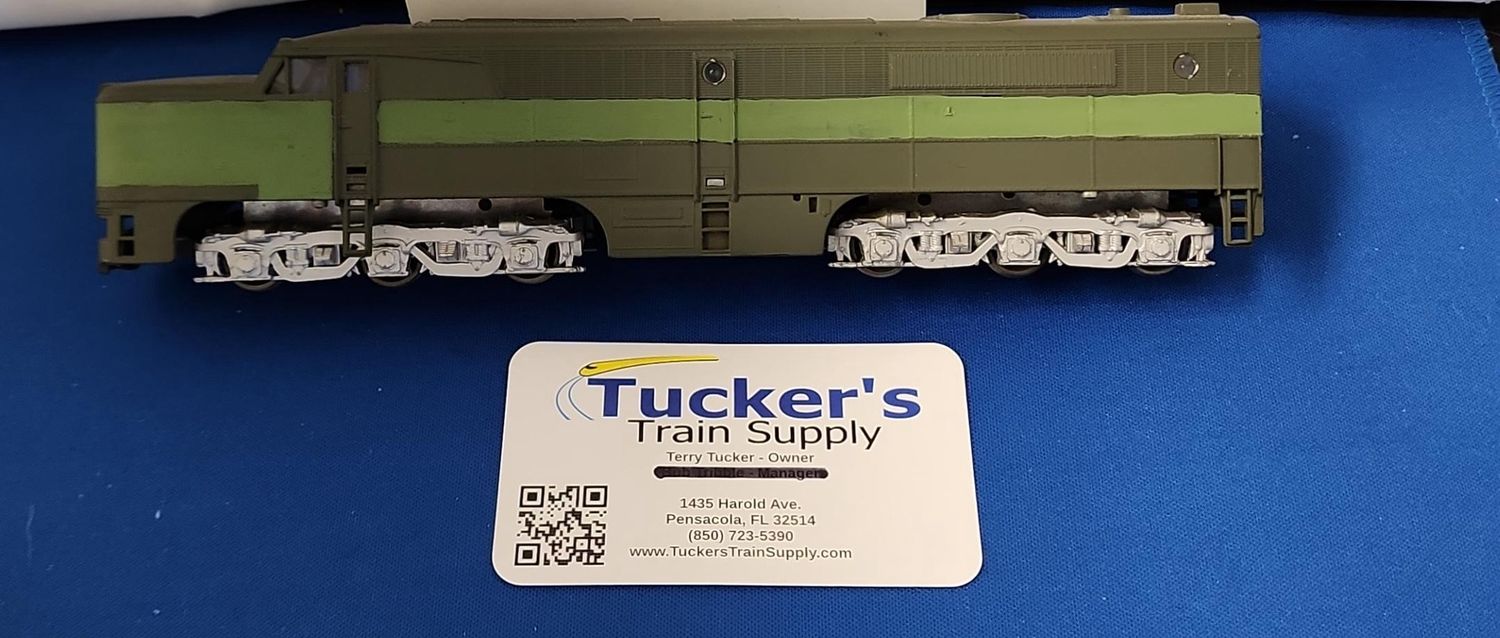 Used HO PA Undecorated Painted Green