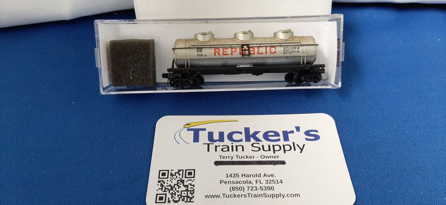 Used N Unknown Republic 40' 3-Dome Tanker Road #8181