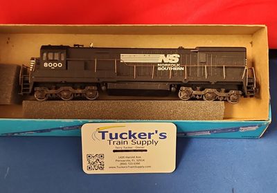Used HO Athearn Diesel Locomotive NS Road #8000