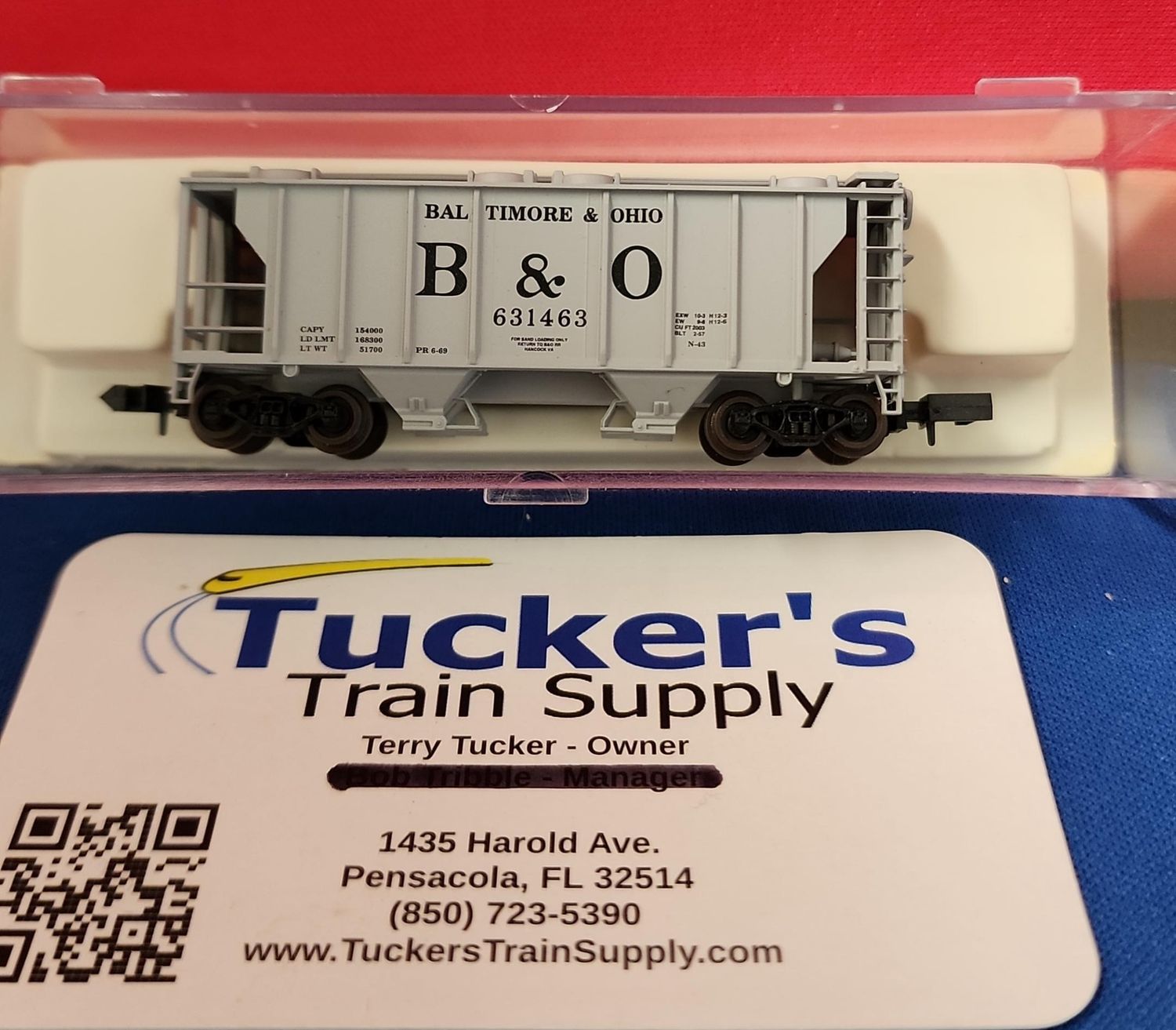 Used N Atlas B&amp;O 35' 2-Bay Covered Hopper Road #631463