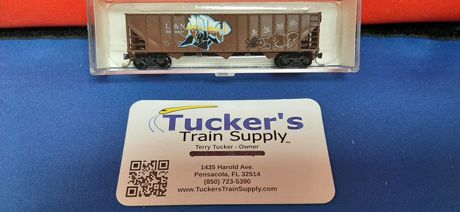 Used N LifeLike 3 door Hopper #30069