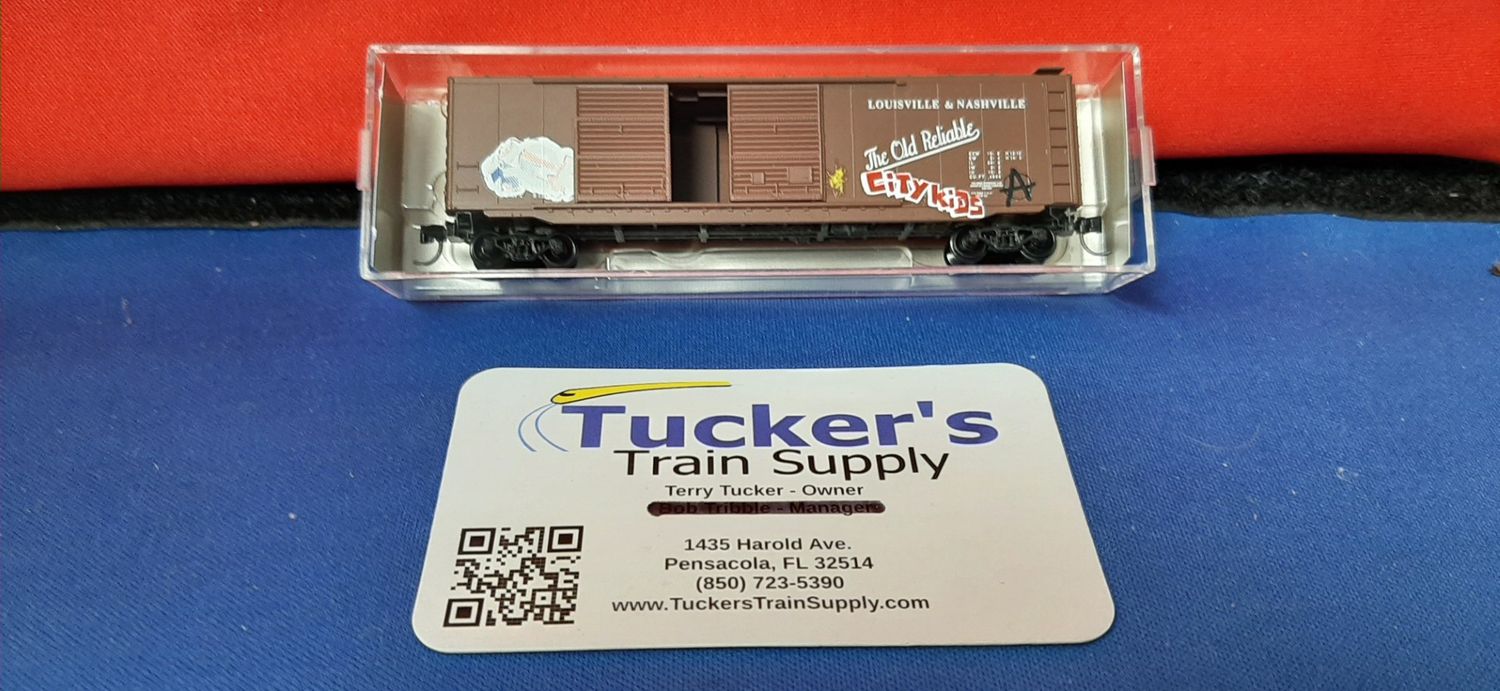 Used N Micro-Trains Boxcar Road #98446
