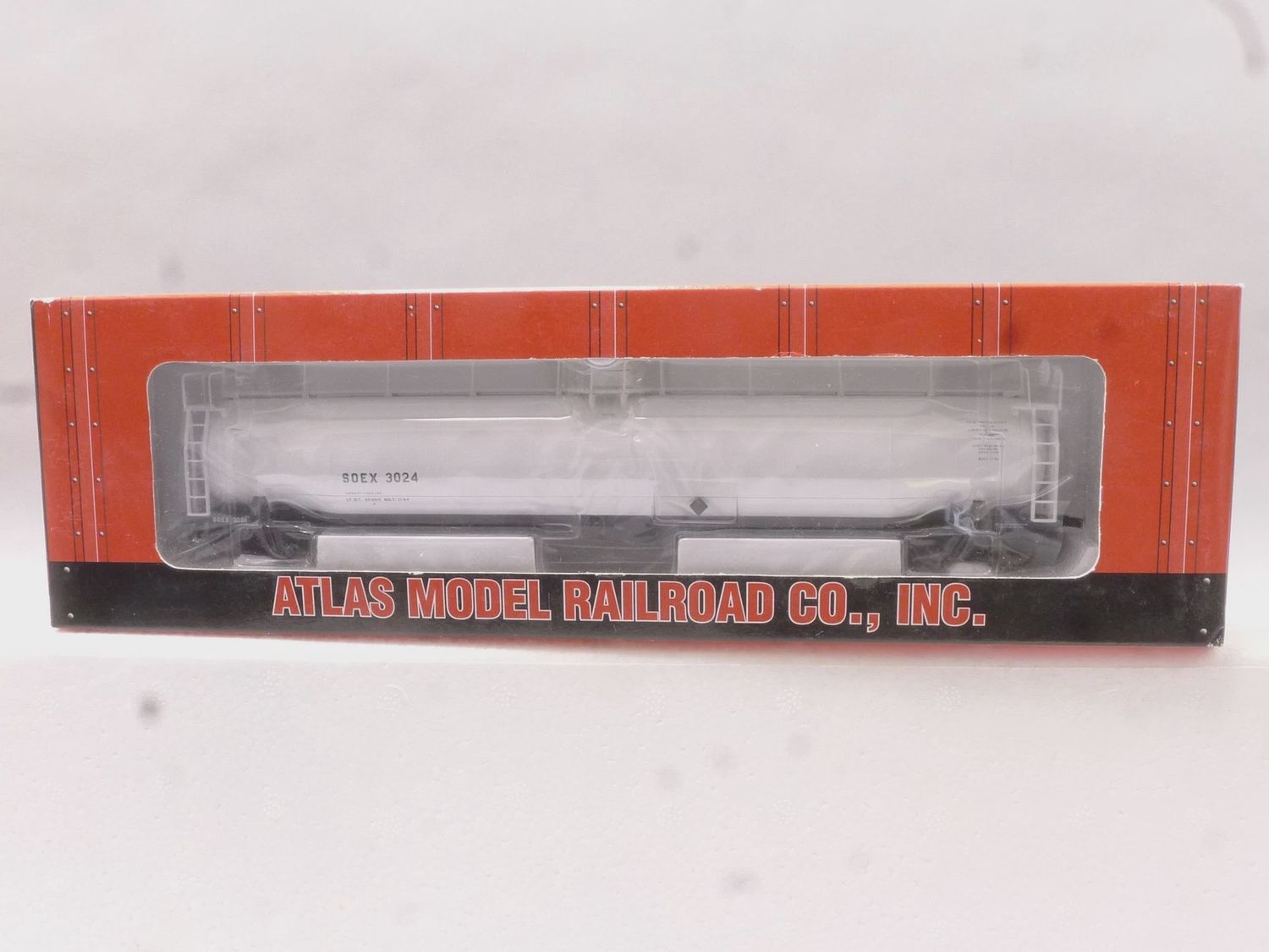 Used HO Atlas Shell ACF 33,000 Gallon Tank Car #1723-3 Road # SOEX 3024