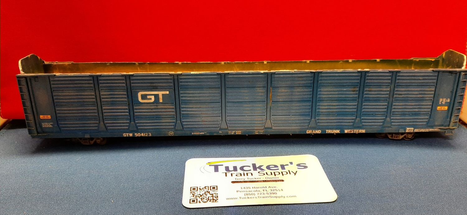 Used HO Grand Trunk Western Auto Rack w/ weights, No Top, #504123