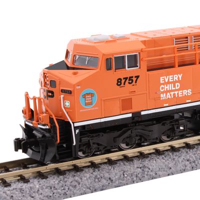 Kato N 176-8960 ES44AC CP (Every Child Matters) #8757