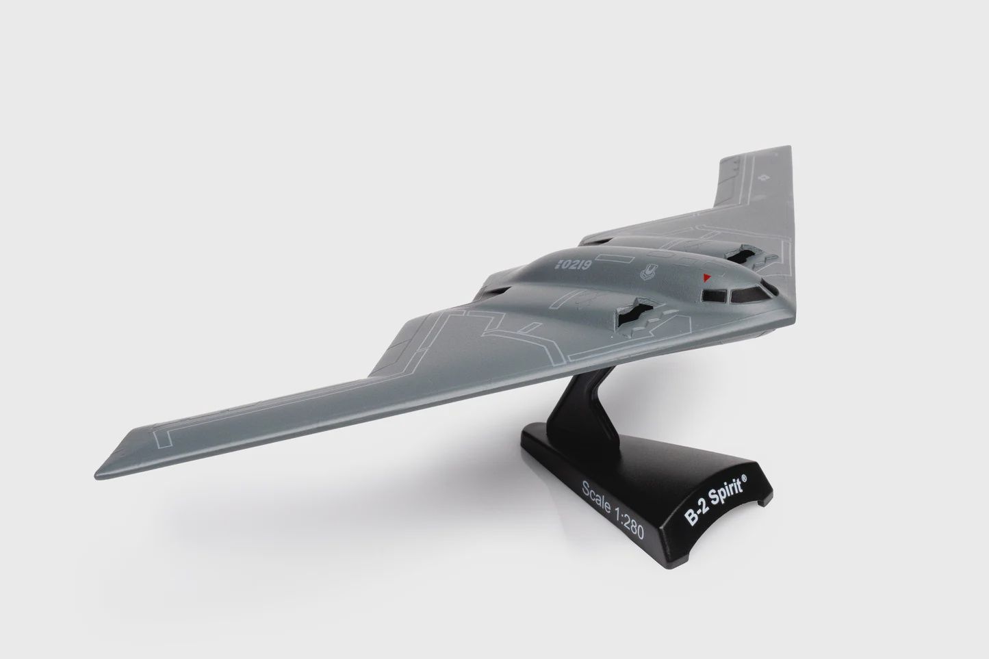 Daron 5387 B-2 Stealth Bomber (1:280)