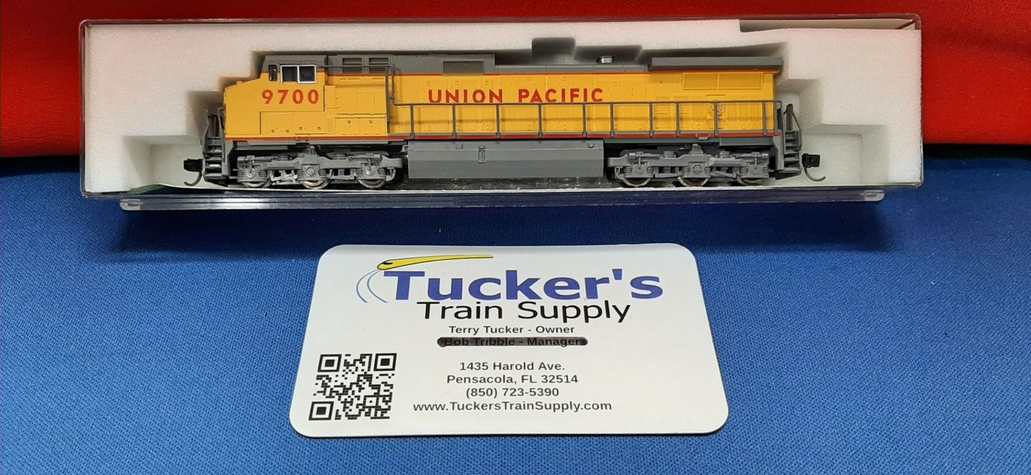 Used N Kato 176-3306 C44-9W UP Road #9700 DCC (Digitrax)