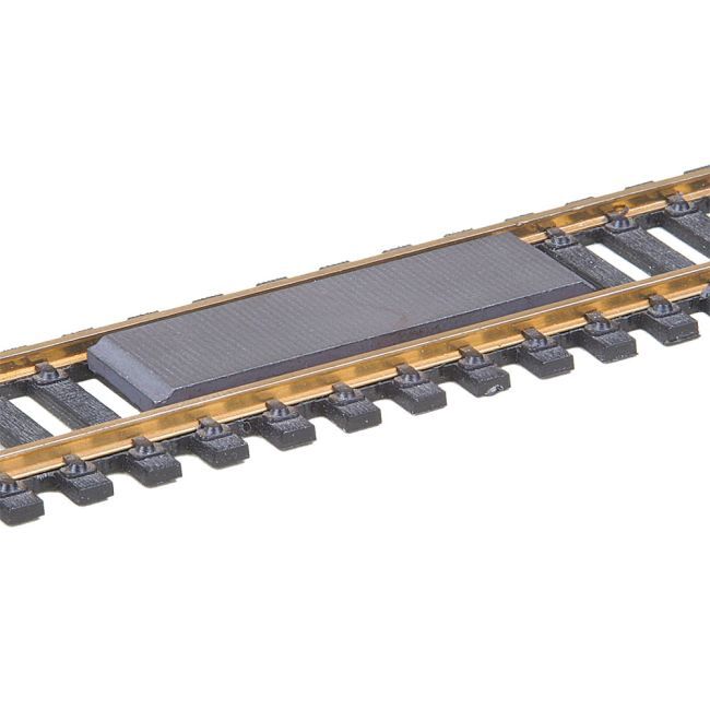 Kadee HO 321 Between-the-Rails Code 100 Delayed-Action Magnetic Uncoupler