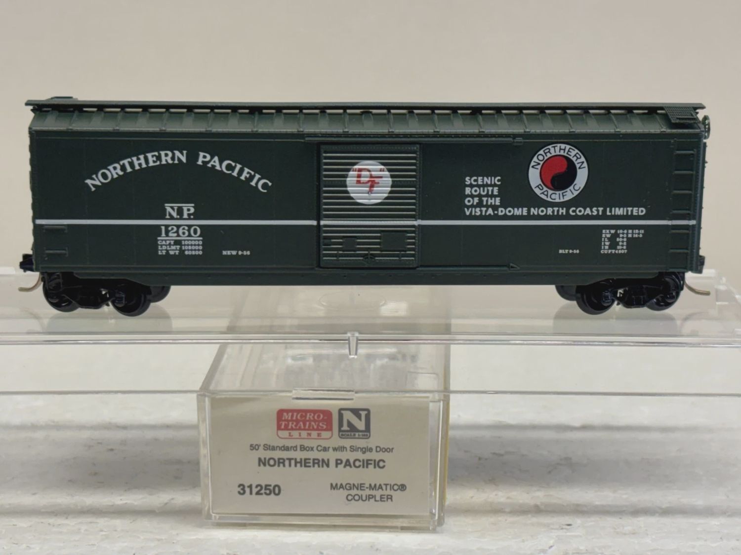 Used N Micro Trains 31250 Northern Pacific NP 1260 Box Car