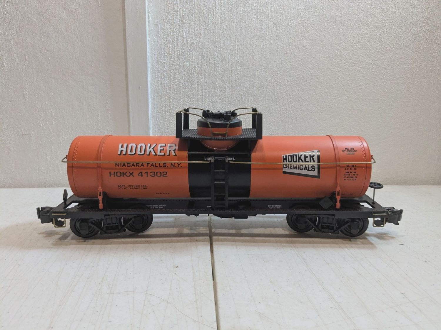 Used #1 Gauge ART-41302 Aristo-Craft Single Dome / Chemical Tank Car Road #HOKX 41302 HOOKER