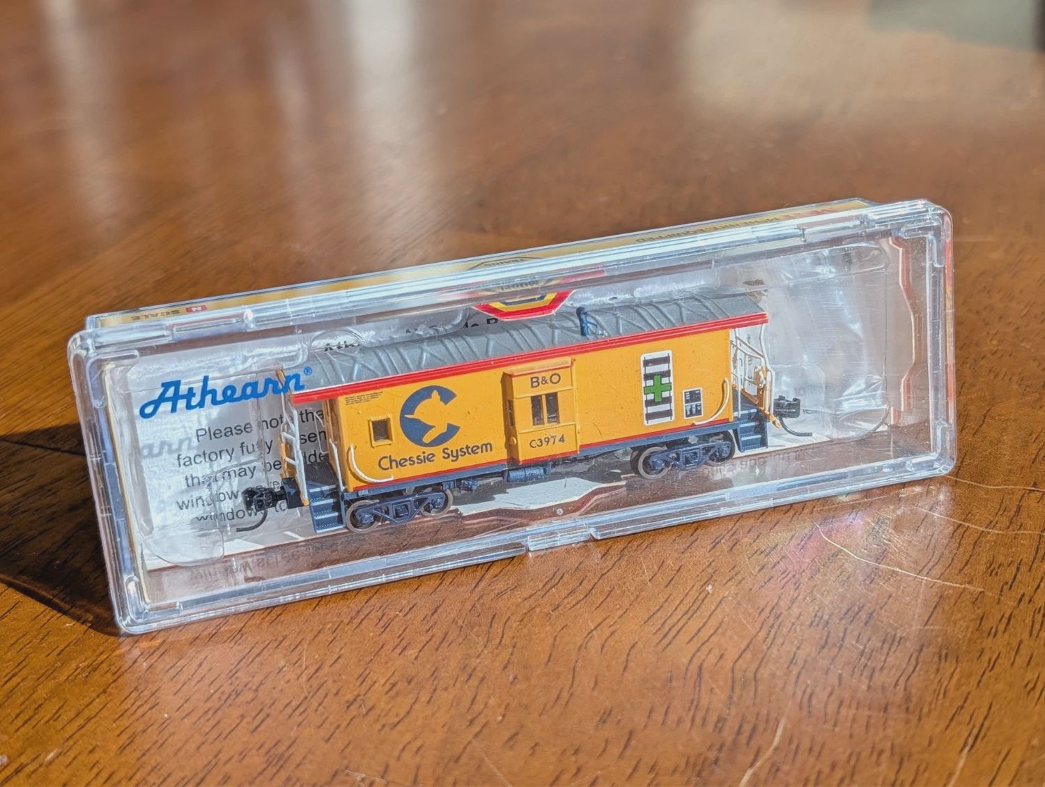 Used N Athearn 23206 "Chessie System" Bay Window Caboose  (C7)