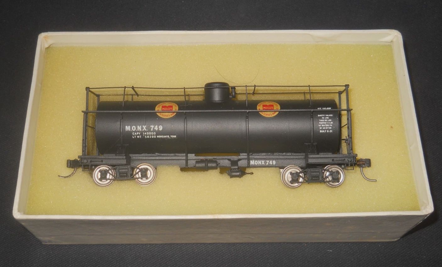 Used HO Varney Single Dome Tank Car Monsanto MONX 749