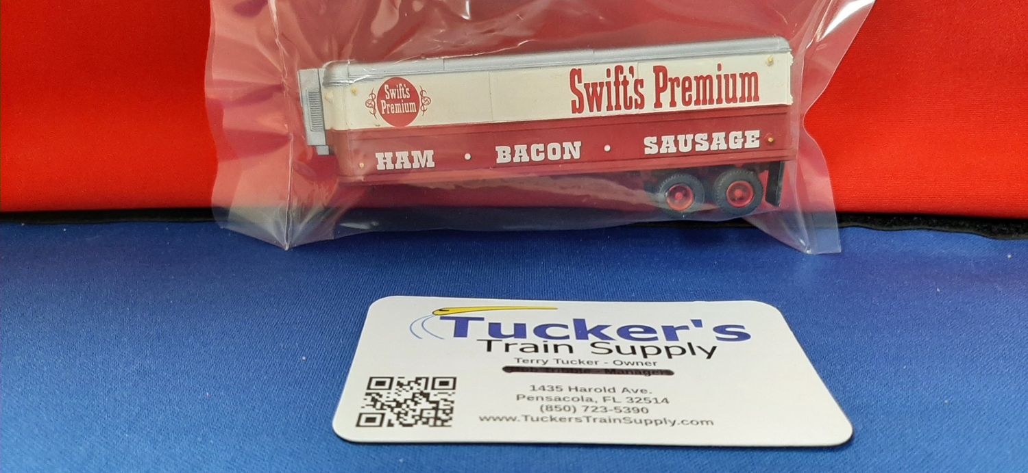 Used HO Swift's Premium 32' Refrigerated Trailer w/Curved Front (C6)