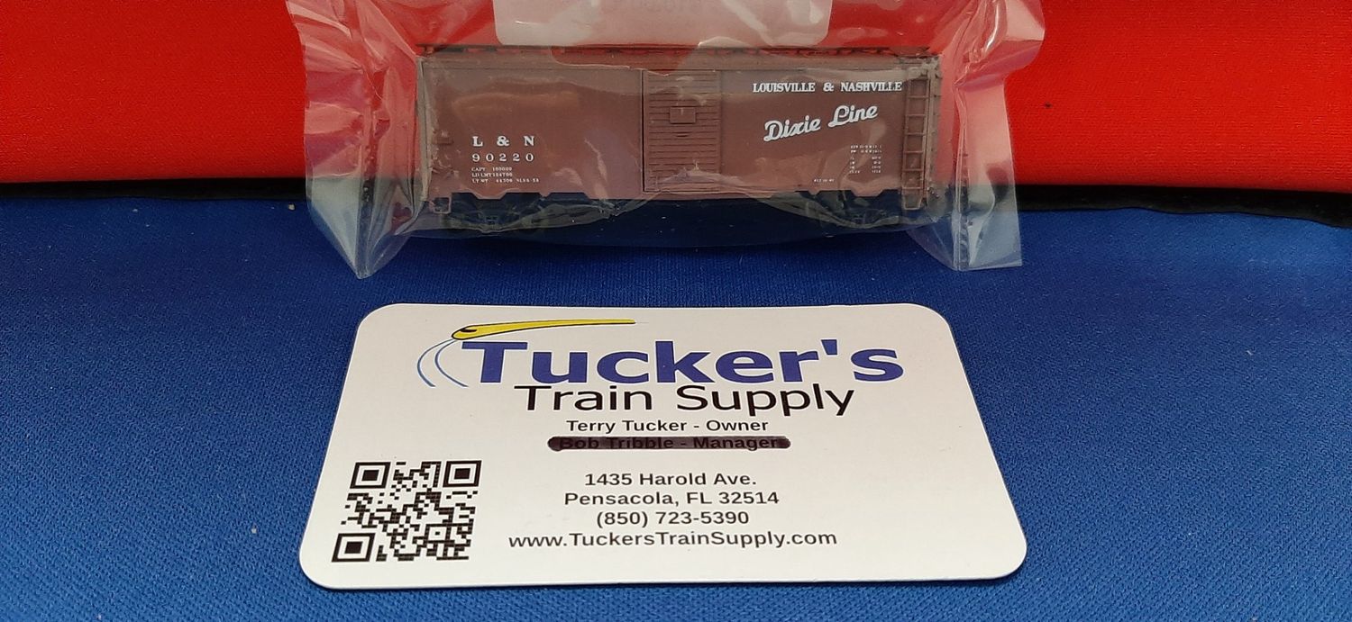 Used N Micro-Trains 40' L&amp;N Boxcar Road #90220 (C7)