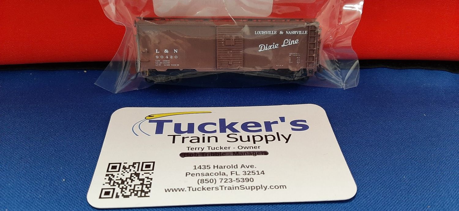 Used N Micro-Trains 40' Boxcar L&amp;N 90420 (C7)