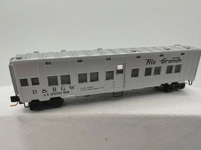 Used N Micro-Trains D&amp;RGW  50' Troop Sleeper Road # AX2566 MW (C7)