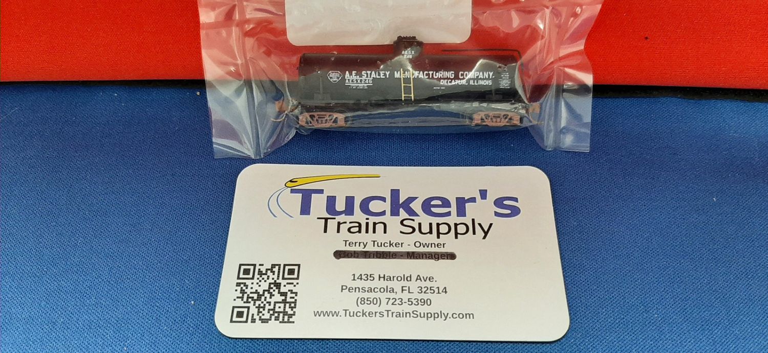 Used N Micro-Trains 30' Single Dome Tank Car A.E. Staley Road # AESX 246 (C7)
