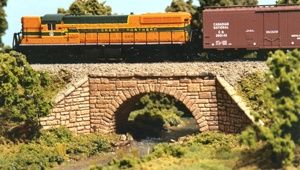 Monroe Models N 9001 Stone Arch Bridge "Unpainted"