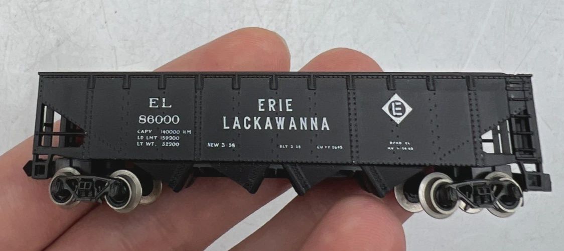 Used N AHM 4371 Open Hopper "Erie Lackawanna" Road # EL 86000