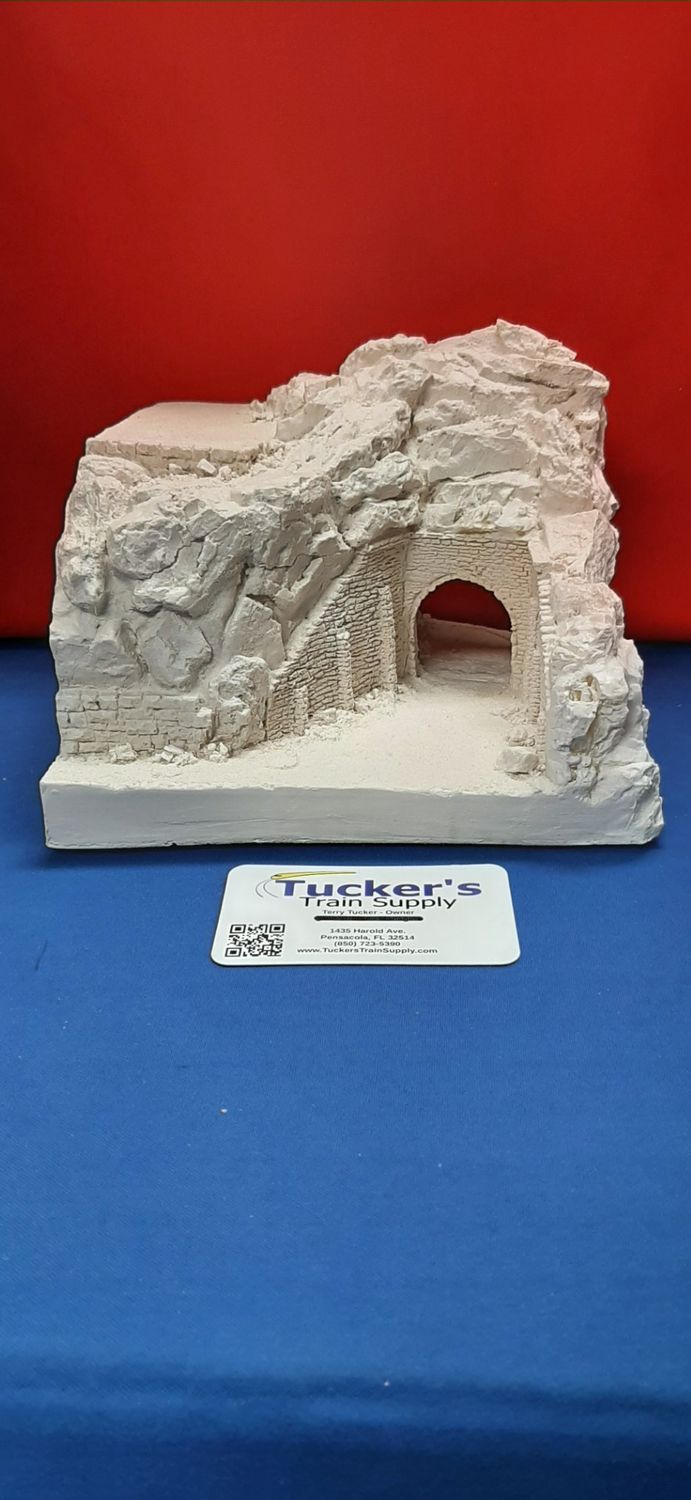 Pre-Owned N Scale Plastic Tunnel but NOT Used