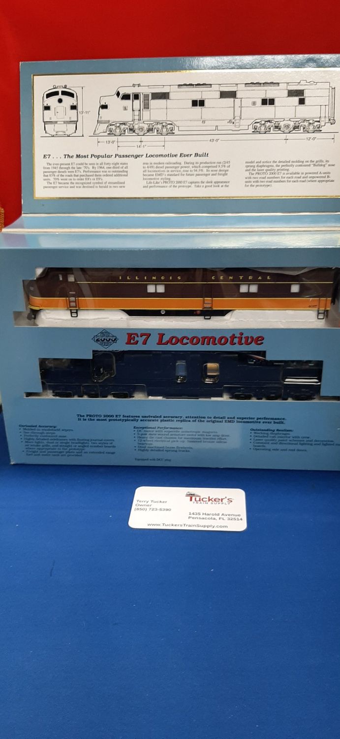 Used HO Life-Like Proto 2000 "Illinois Central" E7 Locomotive #4017