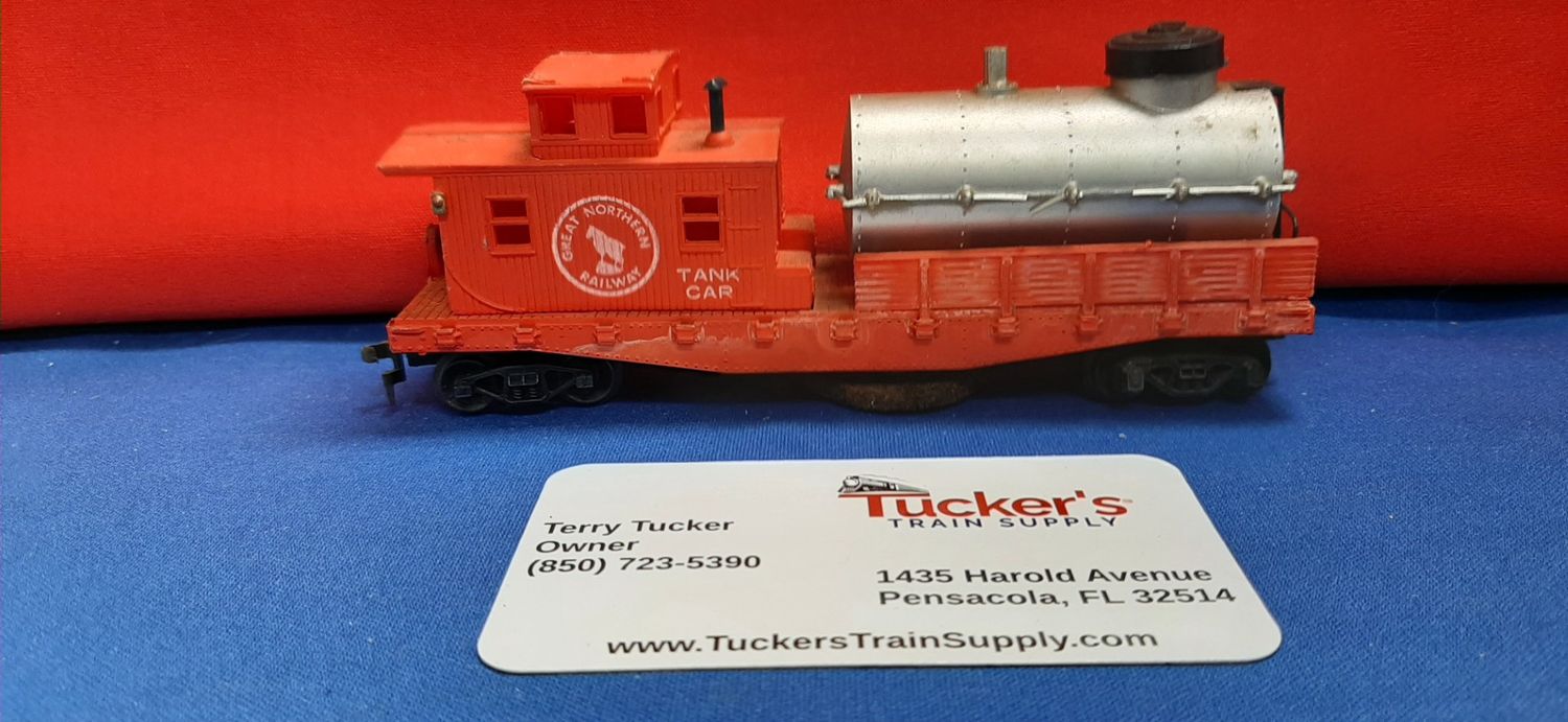 Used HO Great Northern Tank Car - Missing Coupler; SOLD AS IS, No Warranty