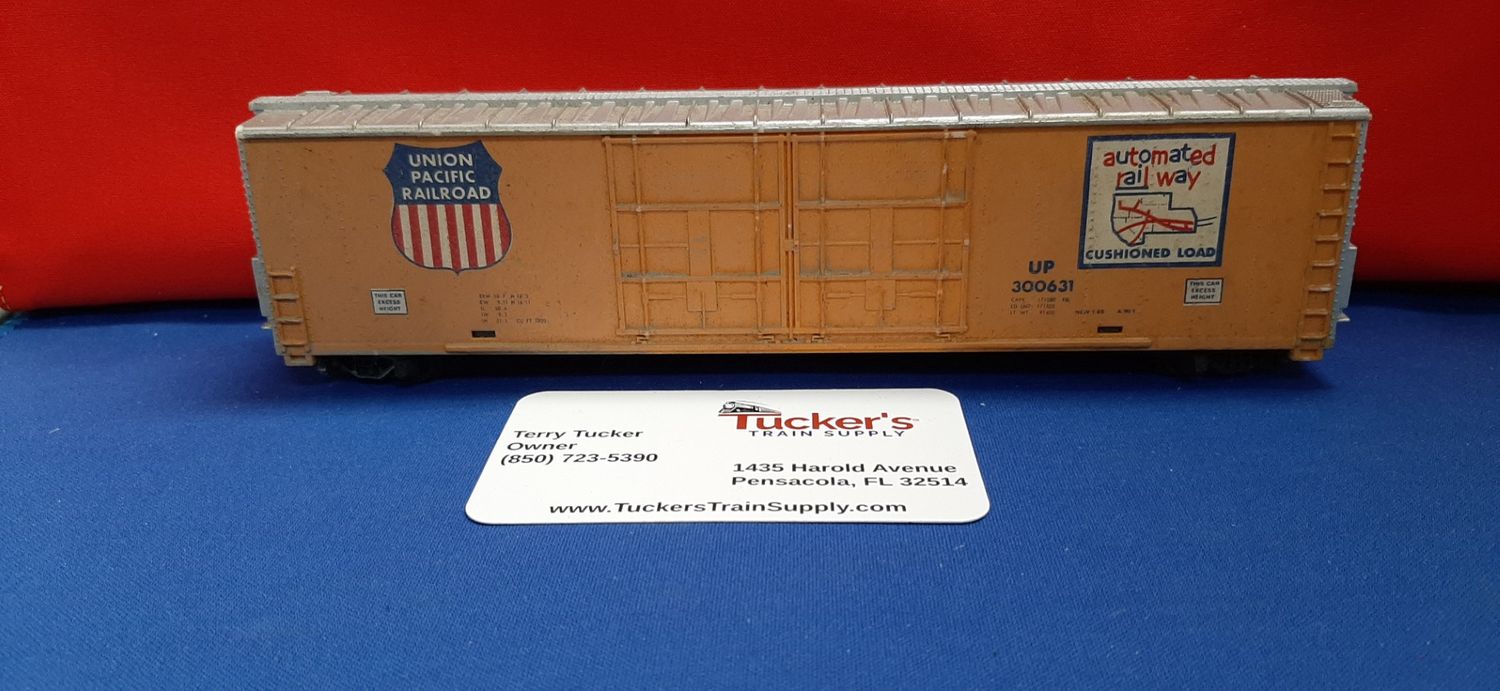 Used HO Tyco "Union Pacific" Freight Car #UP300631