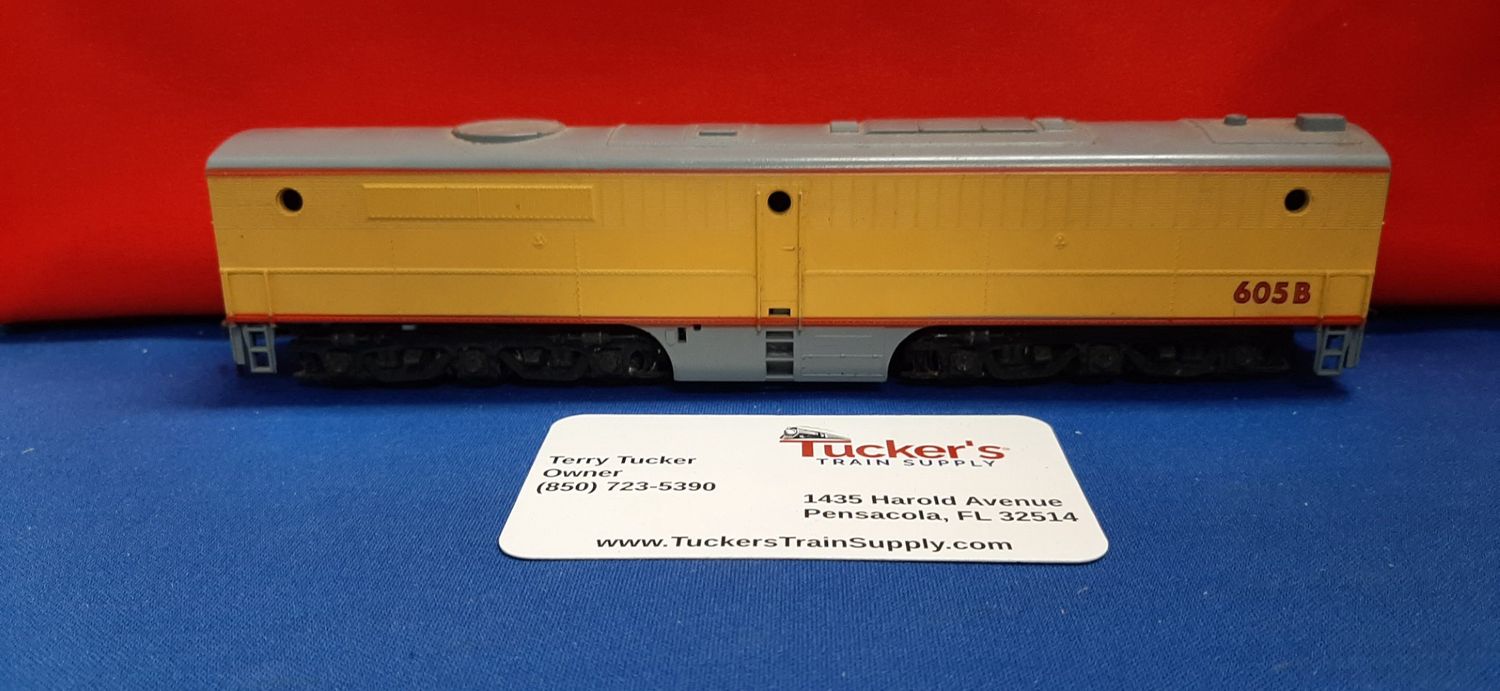 Used HO Athearn UP 60' B-Unit #605B