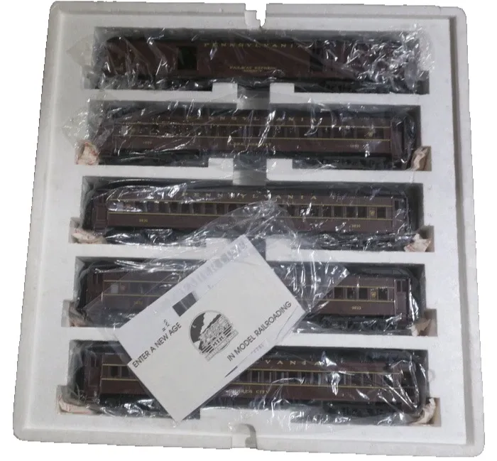 Used O MTH 20-4023 70' Madision Passenger Car Set