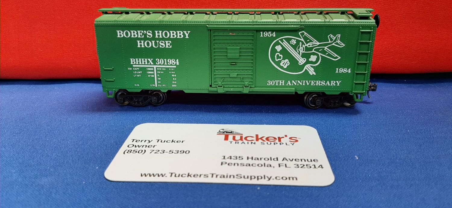 Used Bobe's Hobby House Box Car 30th Anniversary #301984 Missing Coupler SOLD AS IS  No Warranty