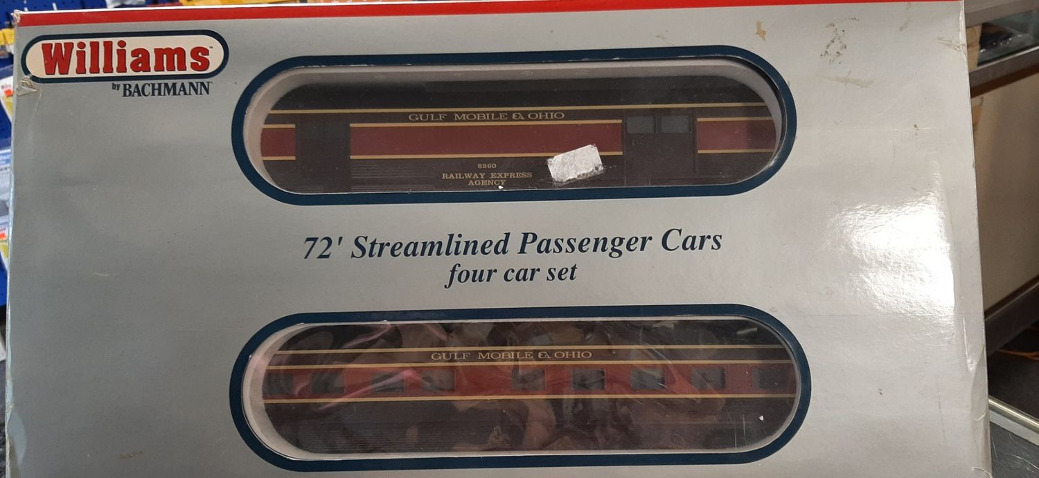 Used O Scale Williams by Bachmann 72" Streamlined Passenger 4 Car Set