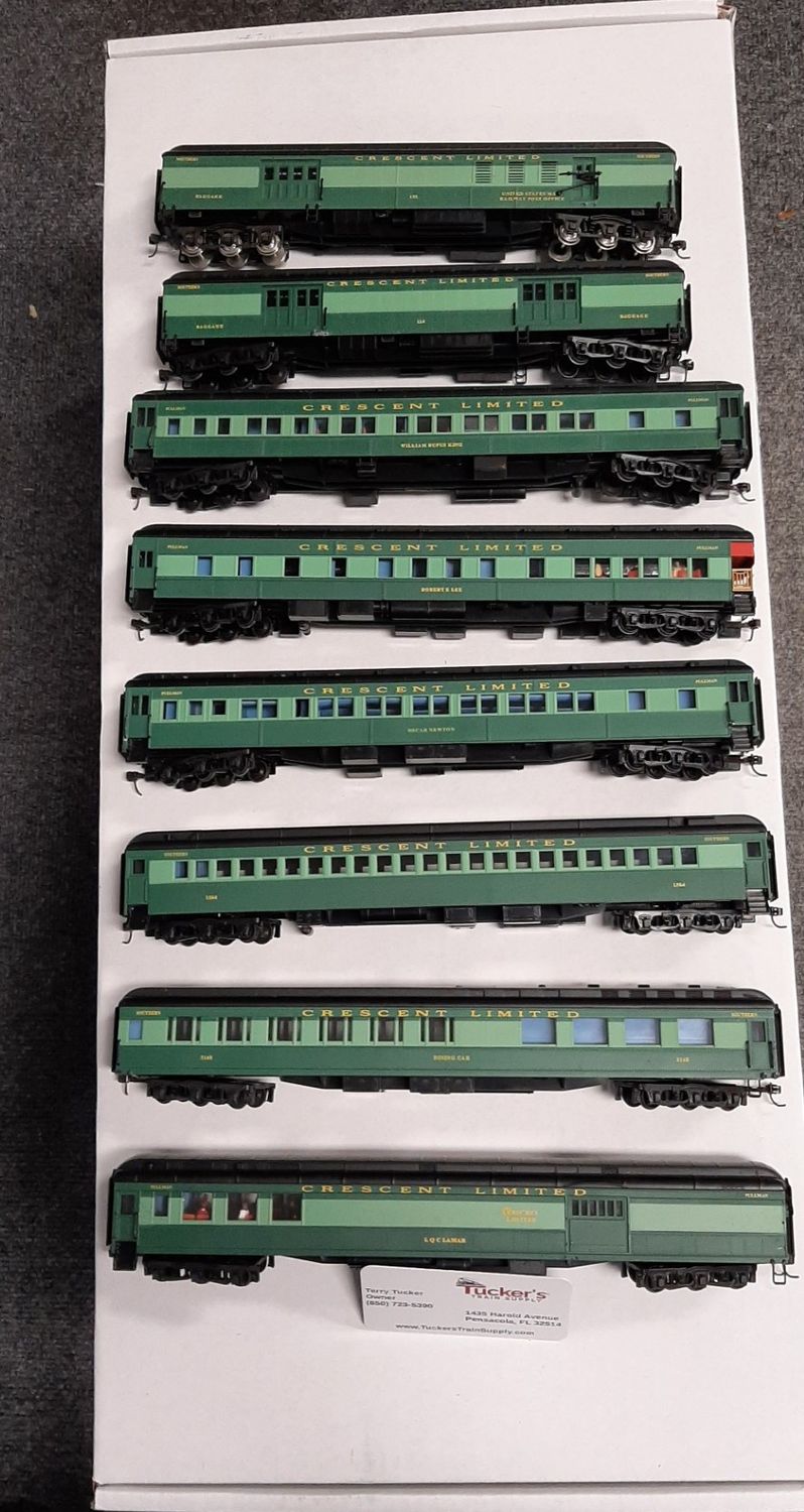 Used HO "Southern Cresent Limited"  Passenger Car Set -    8 Cars