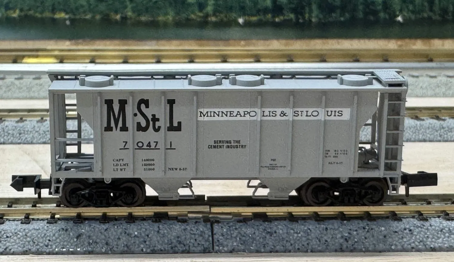 Used N Atlas N 2-Bay PS-2 Closed Hoppeer M.StL Road #70471