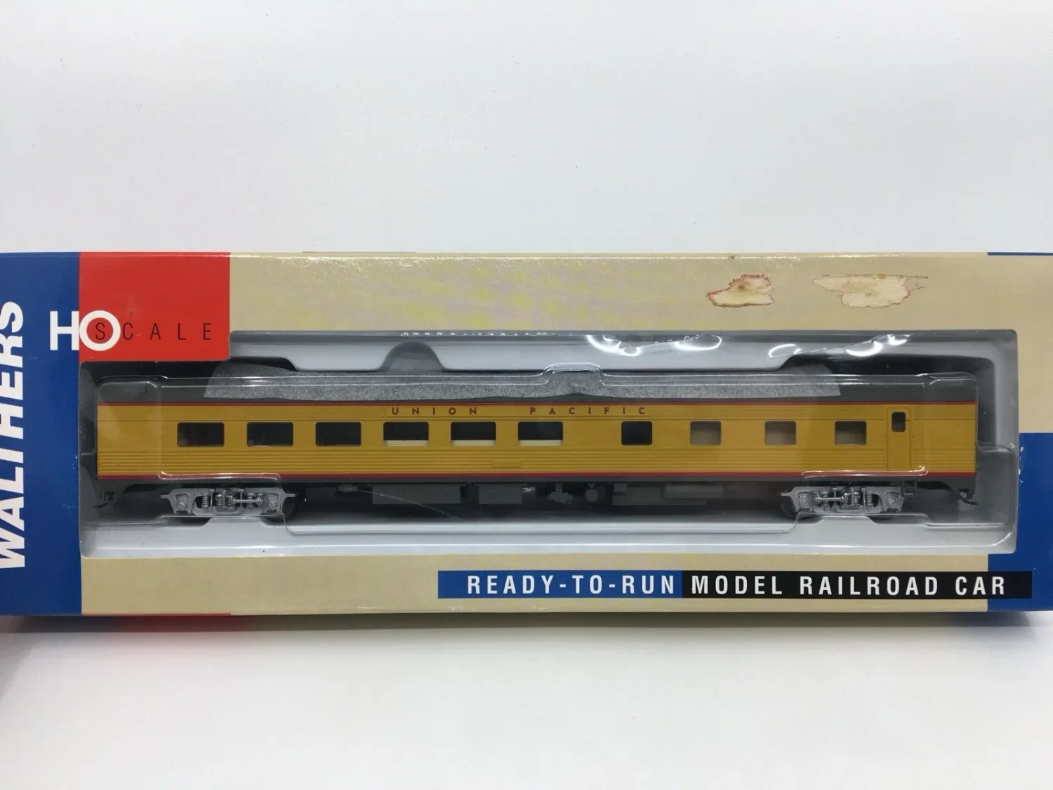 Used HO Walthers UP 932-6334 85' Budd Grill - Diner Like New