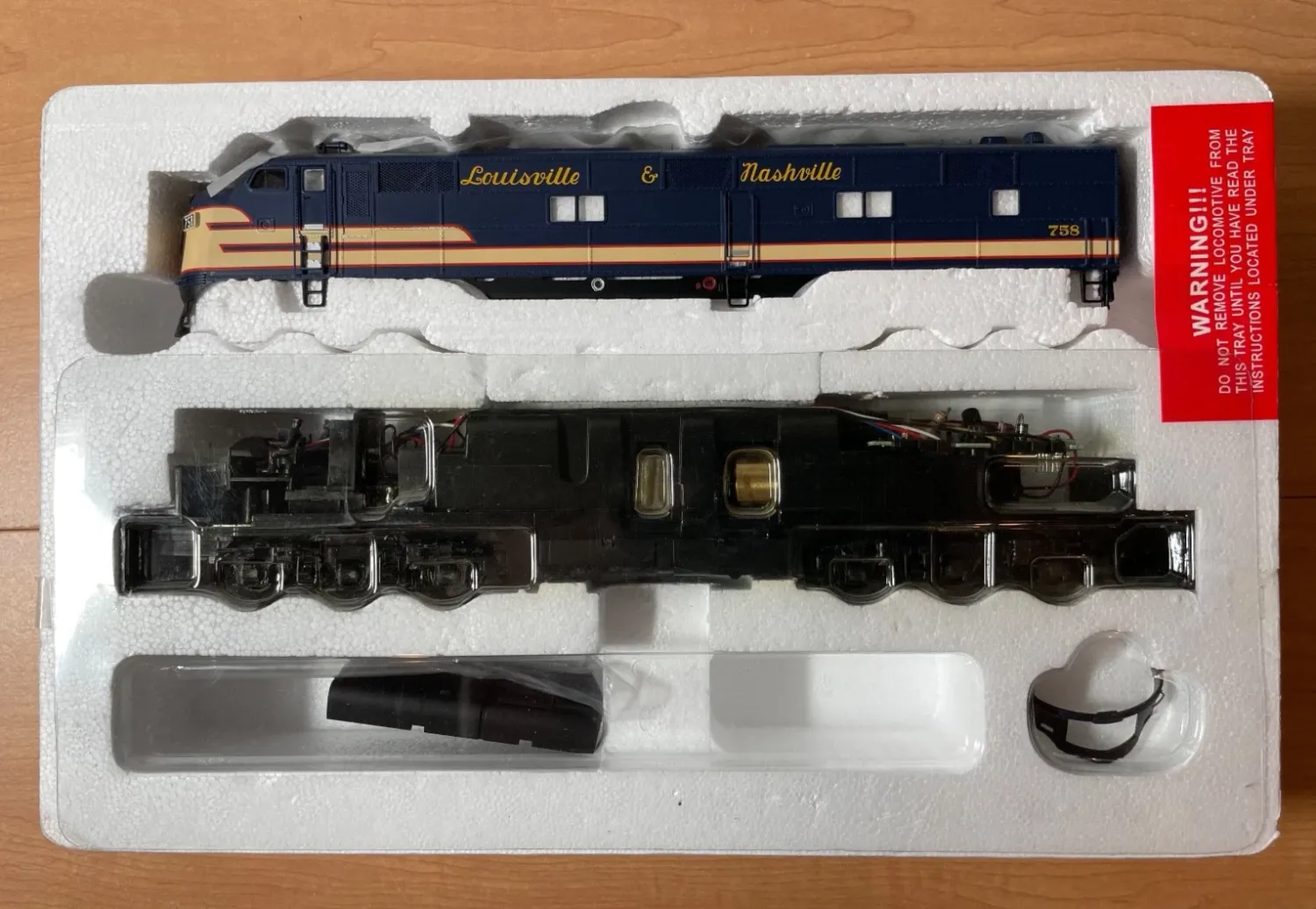 Used HO Life-Like 21112 L&amp;N #758 E7 w/Mars Light &amp; DCC Plug