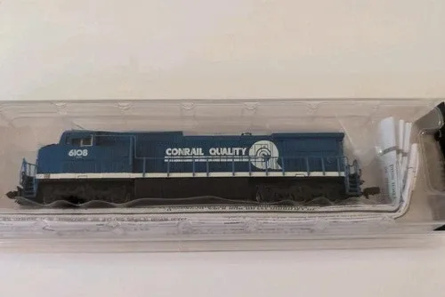 Used N Bachmann 86066 GE Dash 8-40CW (Wide Cab) Conrail/Quality Road #6104