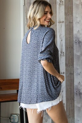 Curvy Ditsy Floral Top