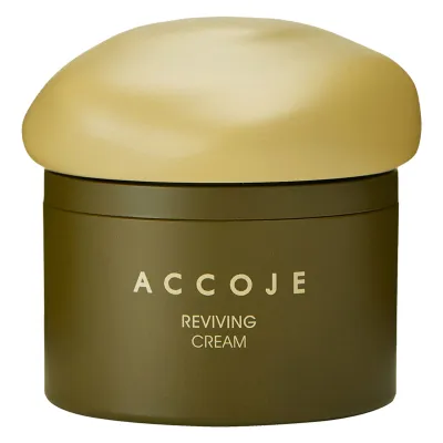 Accoje Reviving Cream

Accoje Reviving Cream, Revitalizing Cream, 50 ml

Accoje Reviving Cream revitalizes and improves the appearance of the skin, hydrating the epidermis without charging it. It is recommended for dehydrated skin, thanks to its formula containing micro-capsules with nutrient ingredients: ginseng, aloe vera, cactus fruit and herb extract (Portulaca Oleracea) from Jeju region, famous for its antioxidant effects.

All Accoje products are based on a formula with pure water from the Jeju region, an aquifer water obtained from a depth of 420 m rich in minerals and trace elements. In addition, the Accoje brand relies on a formula friendly to skin and nature, based on 7-Free System technology – a concept that excludes 7 types of ingredients with negative impact on the environment and skin (parabens, benzophenones, synthetic perfume, imidazolidinyl urea, tar pigment, mineral or animal oils).
For: Unisex
Size: 50 ml