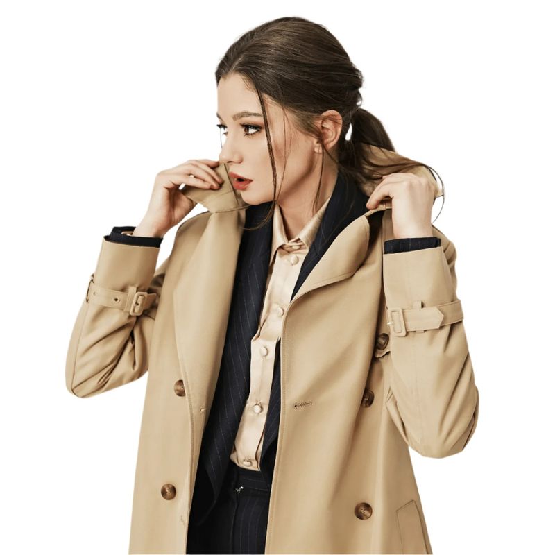 my Geisha Trench Coat Women

Trends in fashion come and go from one season to the next, but basic, timeless pieces are essential and can accompany you for a lifetime. The Trench is an iconic piece of clothing, easy to integrate into an outfit and the most versatile piece you can have, and a minimalist, capsule wardrobe defines the concept of “less is more”.

In order to innovate and expand the range of my Geisha products, we have launched our first icon fashion collection - trenches - for Him and Her, a collection that marks the innovative and growing spirit of the brand.

Designed in a classic beige tone, this lightweight trench coat is stylish, with collar and back doubled and inscribed with the monogram my Geisha, wide waist strap and pockets, cut and suitable to create an office, casual or elegant outfit.

Wear The Clothes, Don't Let Them Wear You!

Color: Beige with details on the collar and back, with the monogram my Geisha
Model: Regular Fit
Length: normal (up to the knee)
Size: Our model is 1.67cm and wears size M
Outer composition: 35% cotton, 65% polyester
Indoor composition: 100% polyester
Close: with buttons and waist strap
Maintenance instructions: Wash at or below 40°C
For: Women